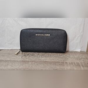 MICHAEL Michael Kors 'Jet Set' Saffiano Zip Around Wallet- EUC